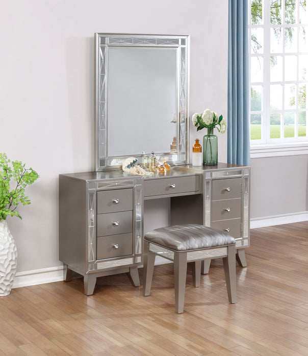 Leighton 3-piece Vanity Set Metallic Platinum - Premium Vanity Set from Coaster Z2 Standard - Just $1098! Shop now at Furniture Wholesale Plus  We are the best furniture store in Nashville, Hendersonville, Goodlettsville, Madison, Antioch, Mount Juliet, Lebanon, Gallatin, Springfield, Murfreesboro, Franklin, Brentwood