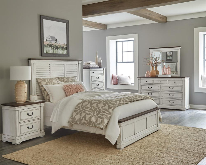 Hillcrest 4-piece Eastern King Panel Bedroom Set White and Dark Rum - Premium Bedroom Set from Coaster Z2 Standard - Just $2218! Shop now at Furniture Wholesale Plus  We are the best furniture store in Nashville, Hendersonville, Goodlettsville, Madison, Antioch, Mount Juliet, Lebanon, Gallatin, Springfield, Murfreesboro, Franklin, Brentwood