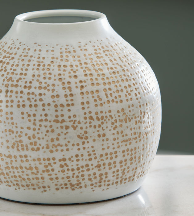 Vinburn - Accessory Set (Set of 5) - Premium Table Accessory Sets from Signature Design by Ashley® - Just $88! Shop now at Furniture Wholesale Plus  We are the best furniture store in Nashville, Hendersonville, Goodlettsville, Madison, Antioch, Mount Juliet, Lebanon, Gallatin, Springfield, Murfreesboro, Franklin, Brentwood