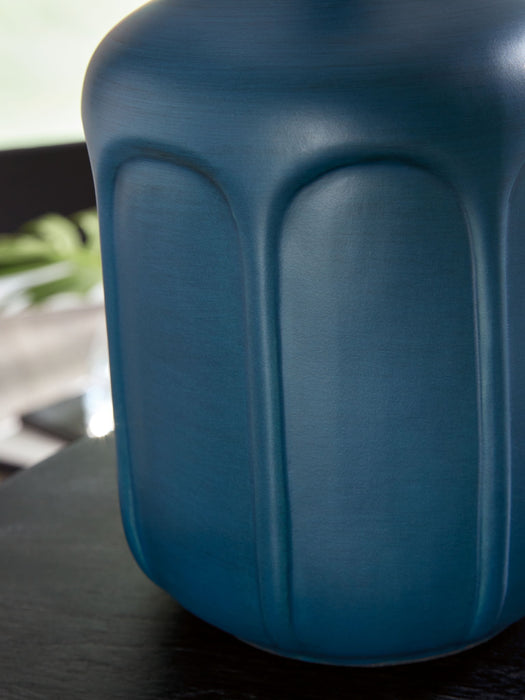 Gierburg - Ceramic Table Lamp – Table Lamps by Signature Design by Ashley® at Furniture Wholesale Plus , Nashville furniture store