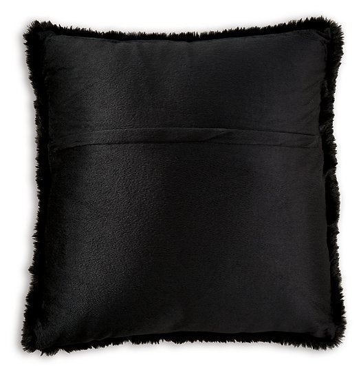 Gariland Pillow - Premium Pillow from Ashley Furniture - Just $33.87! Shop now at Furniture Wholesale Plus  We are the best furniture store in Nashville, Hendersonville, Goodlettsville, Madison, Antioch, Mount Juliet, Lebanon, Gallatin, Springfield, Murfreesboro, Franklin, Brentwood