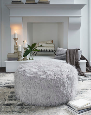 Galice Oversized Accent Ottoman - Premium Ottoman from Ashley Furniture - Just $360.36! Shop now at Furniture Wholesale Plus  We are the best furniture store in Nashville, Hendersonville, Goodlettsville, Madison, Antioch, Mount Juliet, Lebanon, Gallatin, Springfield, Murfreesboro, Franklin, Brentwood