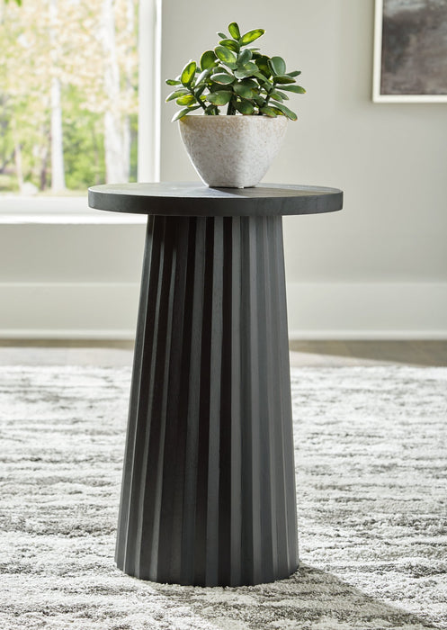 Ceilby Accent Table - Premium Accent Table from Ashley Furniture - Just $130.86! Shop now at Furniture Wholesale Plus  We are the best furniture store in Nashville, Hendersonville, Goodlettsville, Madison, Antioch, Mount Juliet, Lebanon, Gallatin, Springfield, Murfreesboro, Franklin, Brentwood