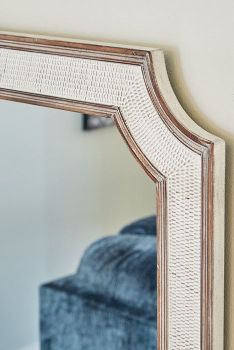 Howston Accent Mirror - Premium Mirror from Ashley Furniture - Just $134.50! Shop now at Furniture Wholesale Plus  We are the best furniture store in Nashville, Hendersonville, Goodlettsville, Madison, Antioch, Mount Juliet, Lebanon, Gallatin, Springfield, Murfreesboro, Franklin, Brentwood