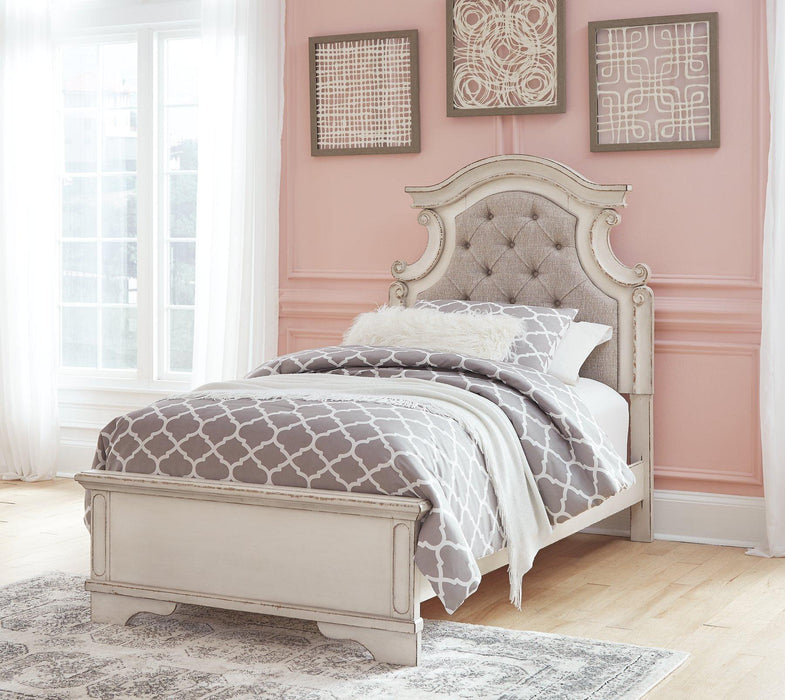 Realyn Bed - Premium Bed from Ashley Furniture - Just $412.28! Shop now at Furniture Wholesale Plus  We are the best furniture store in Nashville, Hendersonville, Goodlettsville, Madison, Antioch, Mount Juliet, Lebanon, Gallatin, Springfield, Murfreesboro, Franklin, Brentwood