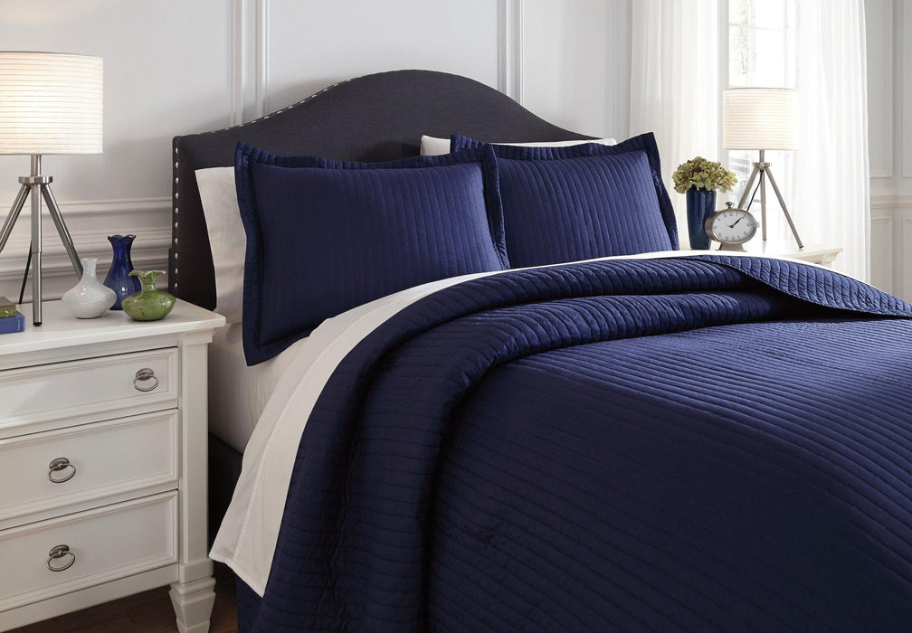 Raleda 3-Piece King Coverlet Set - Premium Coverlet Set from Ashley Furniture - Just $64.21! Shop now at Furniture Wholesale Plus  We are the best furniture store in Nashville, Hendersonville, Goodlettsville, Madison, Antioch, Mount Juliet, Lebanon, Gallatin, Springfield, Murfreesboro, Franklin, Brentwood