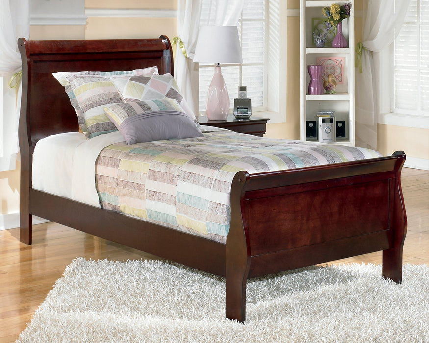 Alisdair Bedroom Set - Premium Bedroom Set from Ashley Furniture - Just $601.33! Shop now at Furniture Wholesale Plus  We are the best furniture store in Nashville, Hendersonville, Goodlettsville, Madison, Antioch, Mount Juliet, Lebanon, Gallatin, Springfield, Murfreesboro, Franklin, Brentwood