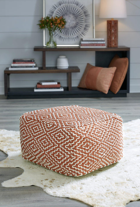 Brynnsen Pouf - Premium Pouf from Ashley Furniture - Just $74.47! Shop now at Furniture Wholesale Plus  We are the best furniture store in Nashville, Hendersonville, Goodlettsville, Madison, Antioch, Mount Juliet, Lebanon, Gallatin, Springfield, Murfreesboro, Franklin, Brentwood