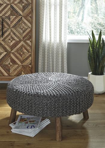 Jassmyn Oversized Accent Ottoman - Premium Ottoman from Ashley Furniture - Just $189.12! Shop now at Furniture Wholesale Plus  We are the best furniture store in Nashville, Hendersonville, Goodlettsville, Madison, Antioch, Mount Juliet, Lebanon, Gallatin, Springfield, Murfreesboro, Franklin, Brentwood