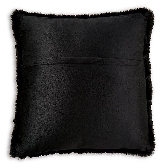 Gariland Pillow - Premium Pillow from Ashley Furniture - Just $35.64! Shop now at Furniture Wholesale Plus  We are the best furniture store in Nashville, Hendersonville, Goodlettsville, Madison, Antioch, Mount Juliet, Lebanon, Gallatin, Springfield, Murfreesboro, Franklin, Brentwood