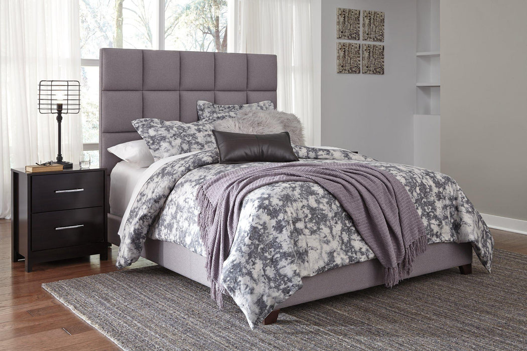 Dolante Upholstered Bed - Premium Bed from Ashley Furniture - Just $311.73! Shop now at Furniture Wholesale Plus  We are the best furniture store in Nashville, Hendersonville, Goodlettsville, Madison, Antioch, Mount Juliet, Lebanon, Gallatin, Springfield, Murfreesboro, Franklin, Brentwood