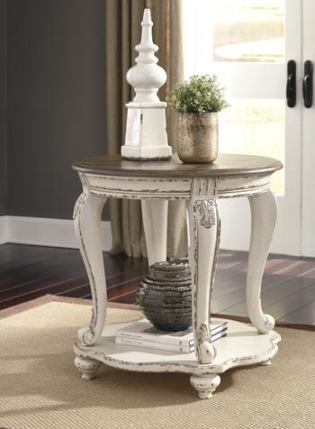 Realyn End Table - Premium End Table from Ashley Furniture - Just $226.19! Shop now at Furniture Wholesale Plus  We are the best furniture store in Nashville, Hendersonville, Goodlettsville, Madison, Antioch, Mount Juliet, Lebanon, Gallatin, Springfield, Murfreesboro, Franklin, Brentwood