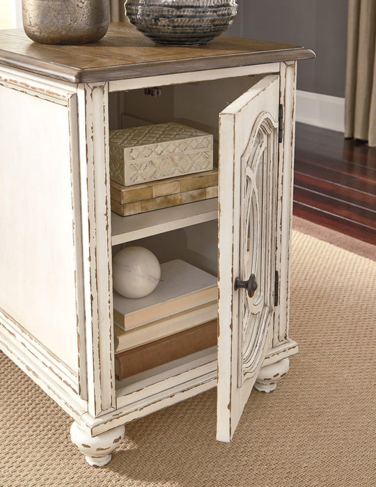 Realyn Chairside End Table - Premium End Table from Ashley Furniture - Just $206.77! Shop now at Furniture Wholesale Plus  We are the best furniture store in Nashville, Hendersonville, Goodlettsville, Madison, Antioch, Mount Juliet, Lebanon, Gallatin, Springfield, Murfreesboro, Franklin, Brentwood