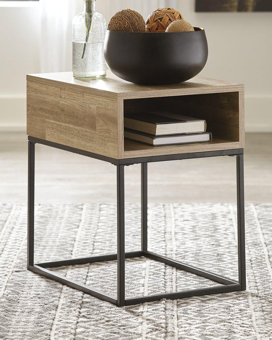 Gerdanet End Table - Premium End Table from Ashley Furniture - Just $79.66! Shop now at Furniture Wholesale Plus  We are the best furniture store in Nashville, Hendersonville, Goodlettsville, Madison, Antioch, Mount Juliet, Lebanon, Gallatin, Springfield, Murfreesboro, Franklin, Brentwood