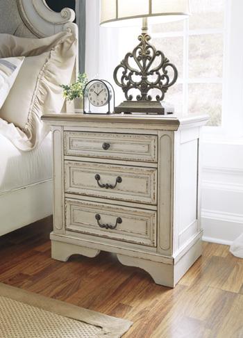 Realyn Bedroom Set - Premium Bedroom Set from Ashley Furniture - Just $1240.86! Shop now at Furniture Wholesale Plus  We are the best furniture store in Nashville, Hendersonville, Goodlettsville, Madison, Antioch, Mount Juliet, Lebanon, Gallatin, Springfield, Murfreesboro, Franklin, Brentwood