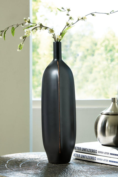 Rhaveney Vase (Set of 3) - Premium Vase from Ashley Furniture - Just $93.78! Shop now at Furniture Wholesale Plus  We are the best furniture store in Nashville, Hendersonville, Goodlettsville, Madison, Antioch, Mount Juliet, Lebanon, Gallatin, Springfield, Murfreesboro, Franklin, Brentwood