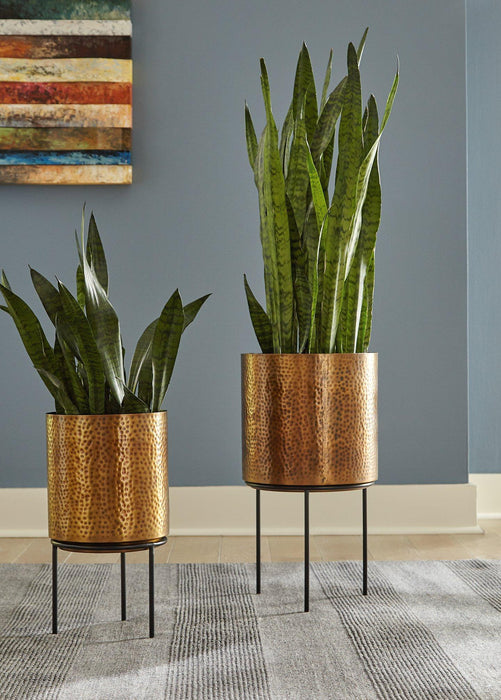 Donisha Planter (Set of 2) - Premium Planter from Ashley Furniture - Just $107.91! Shop now at Furniture Wholesale Plus  We are the best furniture store in Nashville, Hendersonville, Goodlettsville, Madison, Antioch, Mount Juliet, Lebanon, Gallatin, Springfield, Murfreesboro, Franklin, Brentwood