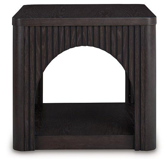 Yellink End Table - Premium End Table from Ashley Furniture - Just $189.12! Shop now at Furniture Wholesale Plus  We are the best furniture store in Nashville, Hendersonville, Goodlettsville, Madison, Antioch, Mount Juliet, Lebanon, Gallatin, Springfield, Murfreesboro, Franklin, Brentwood