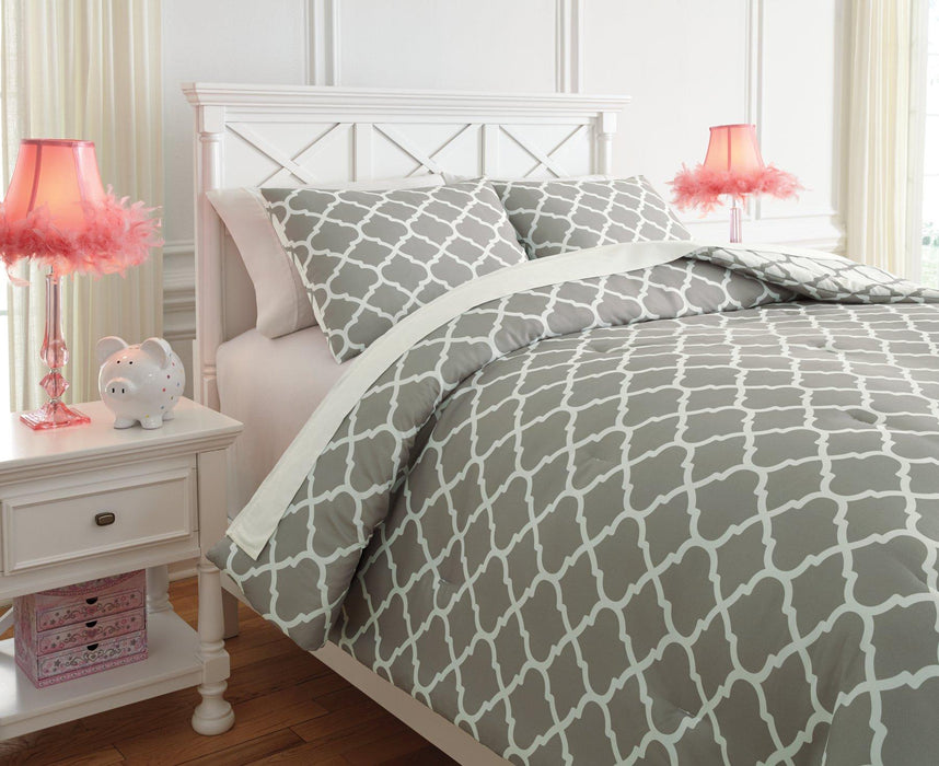 Media 3-Piece Comforter Set - Premium Comforter Set from Ashley Furniture - Just $66.16! Shop now at Furniture Wholesale Plus  We are the best furniture store in Nashville, Hendersonville, Goodlettsville, Madison, Antioch, Mount Juliet, Lebanon, Gallatin, Springfield, Murfreesboro, Franklin, Brentwood