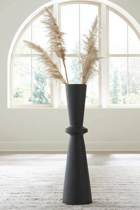 Collisten Vase - Premium Vase from Ashley Furniture - Just $62.01! Shop now at Furniture Wholesale Plus  We are the best furniture store in Nashville, Hendersonville, Goodlettsville, Madison, Antioch, Mount Juliet, Lebanon, Gallatin, Springfield, Murfreesboro, Franklin, Brentwood