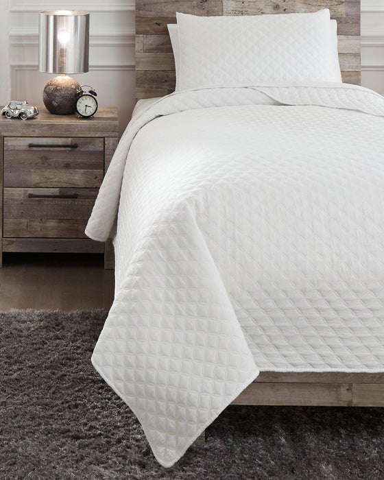 Ryter Coverlet Set - Premium Coverlet Set from Ashley Furniture - Just $62.12! Shop now at Furniture Wholesale Plus  We are the best furniture store in Nashville, Hendersonville, Goodlettsville, Madison, Antioch, Mount Juliet, Lebanon, Gallatin, Springfield, Murfreesboro, Franklin, Brentwood