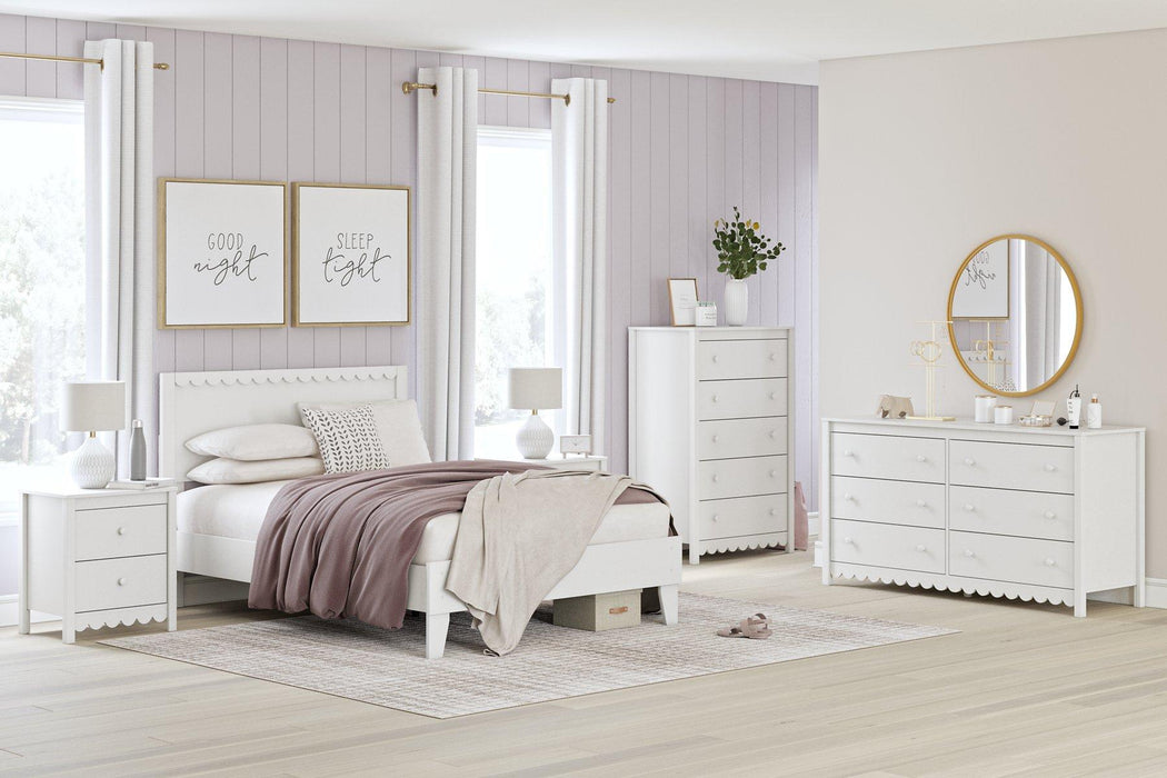 Hallityn Dresser - Premium Dresser from Ashley Furniture - Just $294.29! Shop now at Furniture Wholesale Plus  We are the best furniture store in Nashville, Hendersonville, Goodlettsville, Madison, Antioch, Mount Juliet, Lebanon, Gallatin, Springfield, Murfreesboro, Franklin, Brentwood