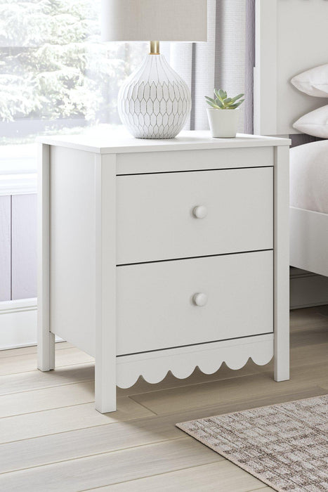 Hallityn Nightstand - Premium Nightstand from Ashley Furniture - Just $99.54! Shop now at Furniture Wholesale Plus  We are the best furniture store in Nashville, Hendersonville, Goodlettsville, Madison, Antioch, Mount Juliet, Lebanon, Gallatin, Springfield, Murfreesboro, Franklin, Brentwood