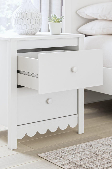 Hallityn Nightstand - Premium Nightstand from Ashley Furniture - Just $99.54! Shop now at Furniture Wholesale Plus  We are the best furniture store in Nashville, Hendersonville, Goodlettsville, Madison, Antioch, Mount Juliet, Lebanon, Gallatin, Springfield, Murfreesboro, Franklin, Brentwood