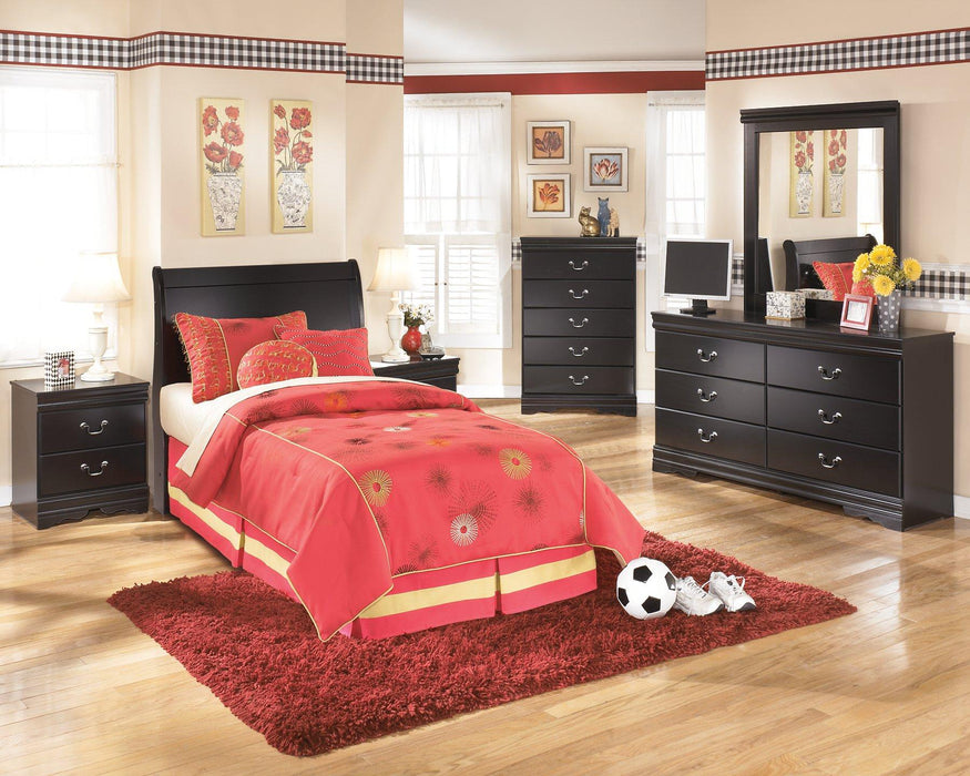 Huey Vineyard Youth Bed - Premium Youth Bed from Ashley Furniture - Just $305.71! Shop now at Furniture Wholesale Plus  We are the best furniture store in Nashville, Hendersonville, Goodlettsville, Madison, Antioch, Mount Juliet, Lebanon, Gallatin, Springfield, Murfreesboro, Franklin, Brentwood