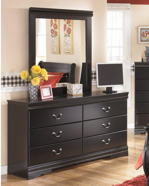 Huey Vineyard Dresser and Mirror - Premium Dresser & Mirror from Ashley Furniture - Just $388.15! Shop now at Furniture Wholesale Plus  We are the best furniture store in Nashville, Hendersonville, Goodlettsville, Madison, Antioch, Mount Juliet, Lebanon, Gallatin, Springfield, Murfreesboro, Franklin, Brentwood