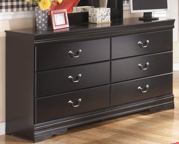 Huey Vineyard Dresser - Premium Dresser from Ashley Furniture - Just $305.69! Shop now at Furniture Wholesale Plus  We are the best furniture store in Nashville, Hendersonville, Goodlettsville, Madison, Antioch, Mount Juliet, Lebanon, Gallatin, Springfield, Murfreesboro, Franklin, Brentwood