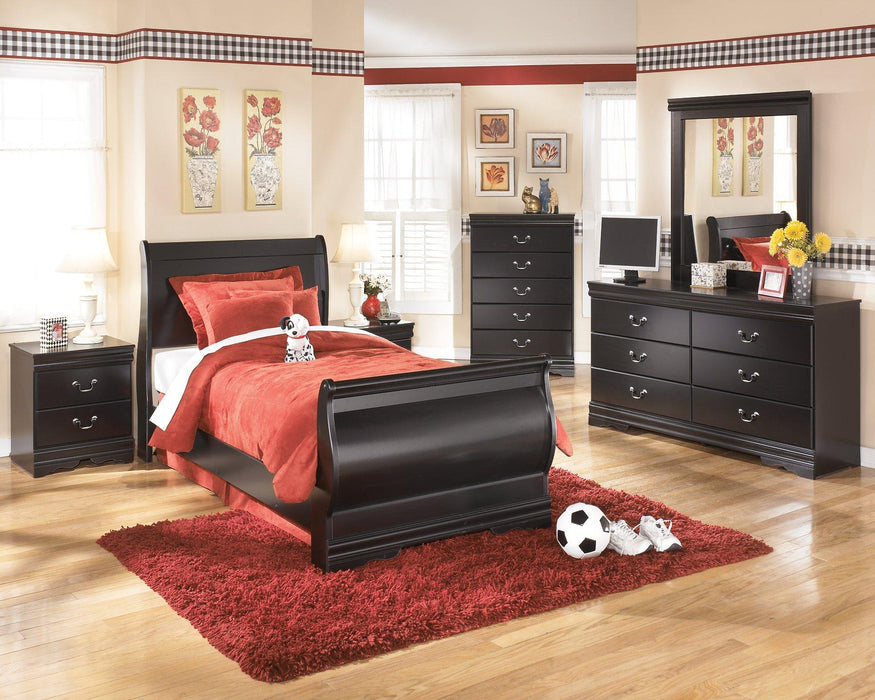 Huey Vineyard Youth Bed - Premium Youth Bed from Ashley Furniture - Just $305.71! Shop now at Furniture Wholesale Plus  We are the best furniture store in Nashville, Hendersonville, Goodlettsville, Madison, Antioch, Mount Juliet, Lebanon, Gallatin, Springfield, Murfreesboro, Franklin, Brentwood