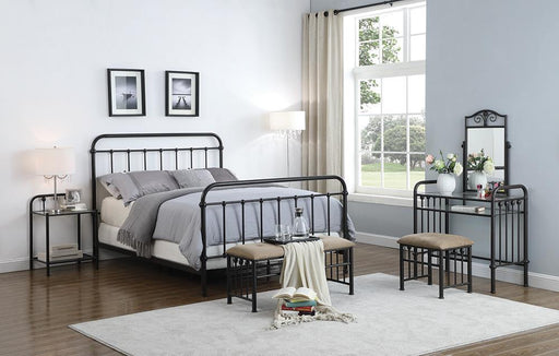 Livingston Eastern King Panel Metal Bed Dark Bronze - Premium Bed from Coaster Z2 Standard - Just $450! Shop now at Furniture Wholesale Plus  We are the best furniture store in Nashville, Hendersonville, Goodlettsville, Madison, Antioch, Mount Juliet, Lebanon, Gallatin, Springfield, Murfreesboro, Franklin, Brentwood