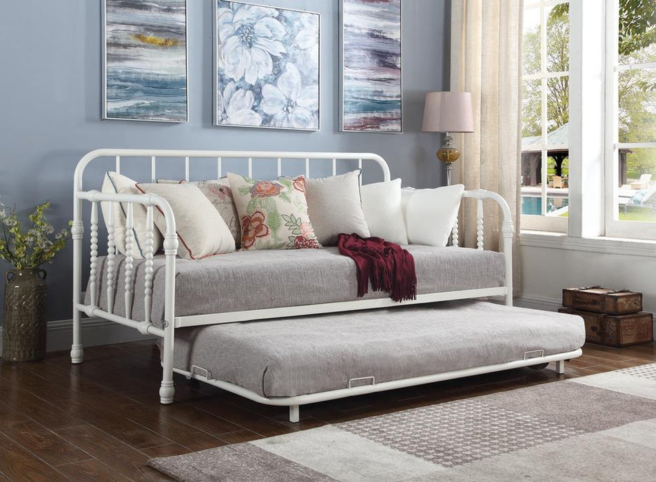 Traditional White Metal Daybed - Premium Daybed from Coaster Z2 Standard - Just $490! Shop now at Furniture Wholesale Plus  We are the best furniture store in Nashville, Hendersonville, Goodlettsville, Madison, Antioch, Mount Juliet, Lebanon, Gallatin, Springfield, Murfreesboro, Franklin, Brentwood