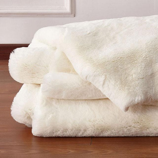 Caparica Off White Throw, Off White - Premium Throw from FOA East - Just $154.05! Shop now at Furniture Wholesale Plus  We are the best furniture store in Nashville, Hendersonville, Goodlettsville, Madison, Antioch, Mount Juliet, Lebanon, Gallatin, Springfield, Murfreesboro, Franklin, Brentwood