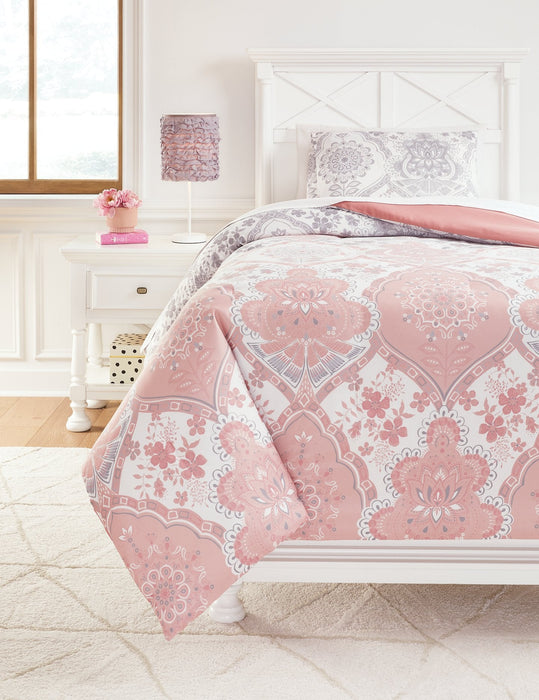 Avaleigh Comforter Set - Premium Comforter Set from Ashley Furniture - Just $69.18! Shop now at Furniture Wholesale Plus  We are the best furniture store in Nashville, Hendersonville, Goodlettsville, Madison, Antioch, Mount Juliet, Lebanon, Gallatin, Springfield, Murfreesboro, Franklin, Brentwood