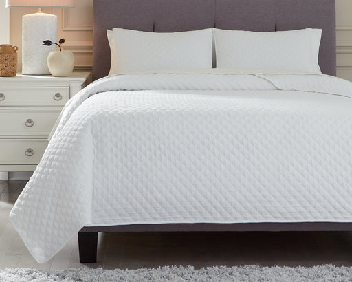 Ryter 3-Piece Coverlet Set - Premium Coverlet Set from Ashley Furniture - Just $111.88! Shop now at Furniture Wholesale Plus  We are the best furniture store in Nashville, Hendersonville, Goodlettsville, Madison, Antioch, Mount Juliet, Lebanon, Gallatin, Springfield, Murfreesboro, Franklin, Brentwood