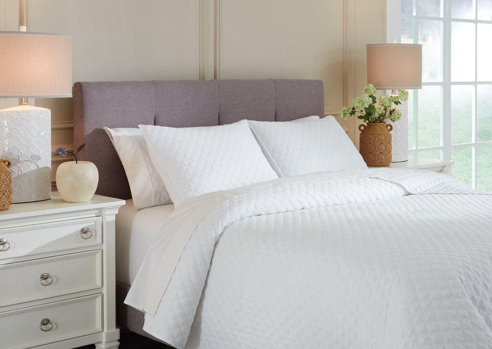 Ryter Coverlet Set - Premium Coverlet Set from Ashley Furniture - Just $60.35! Shop now at Furniture Wholesale Plus  We are the best furniture store in Nashville, Hendersonville, Goodlettsville, Madison, Antioch, Mount Juliet, Lebanon, Gallatin, Springfield, Murfreesboro, Franklin, Brentwood