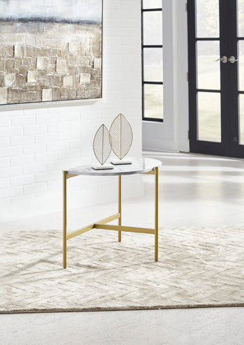 Wynora Chairside End Table - Premium End Table from Ashley Furniture - Just $90.25! Shop now at Furniture Wholesale Plus  We are the best furniture store in Nashville, Hendersonville, Goodlettsville, Madison, Antioch, Mount Juliet, Lebanon, Gallatin, Springfield, Murfreesboro, Franklin, Brentwood