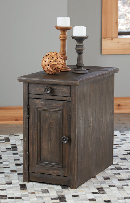 Wyndahl Chairside End Table - Premium End Table from Ashley Furniture - Just $219.13! Shop now at Furniture Wholesale Plus  We are the best furniture store in Nashville, Hendersonville, Goodlettsville, Madison, Antioch, Mount Juliet, Lebanon, Gallatin, Springfield, Murfreesboro, Franklin, Brentwood