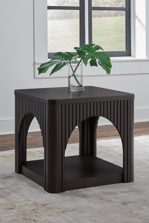 Yellink End Table - Premium End Table from Ashley Furniture - Just $183.82! Shop now at Furniture Wholesale Plus  We are the best furniture store in Nashville, Hendersonville, Goodlettsville, Madison, Antioch, Mount Juliet, Lebanon, Gallatin, Springfield, Murfreesboro, Franklin, Brentwood