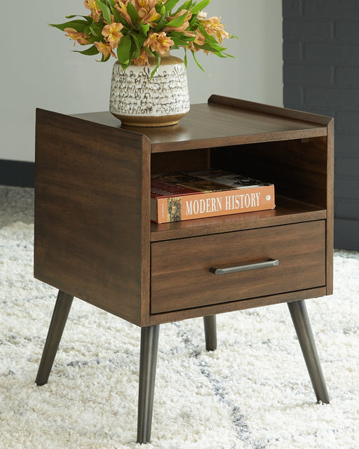 Calmoni End Table - Premium End Table from Ashley Furniture - Just $219.13! Shop now at Furniture Wholesale Plus  We are the best furniture store in Nashville, Hendersonville, Goodlettsville, Madison, Antioch, Mount Juliet, Lebanon, Gallatin, Springfield, Murfreesboro, Franklin, Brentwood