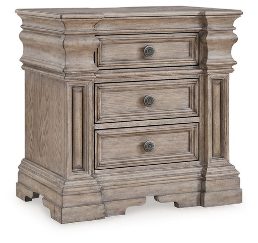 Blairhurst - Light Grayish Brown - Three Drawer Night Stand - Premium Nightstands w/ Charging Stations from Signature Design by Ashley® - Just $428! Shop now at Furniture Wholesale Plus  We are the best furniture store in Nashville, Hendersonville, Goodlettsville, Madison, Antioch, Mount Juliet, Lebanon, Gallatin, Springfield, Murfreesboro, Franklin, Brentwood