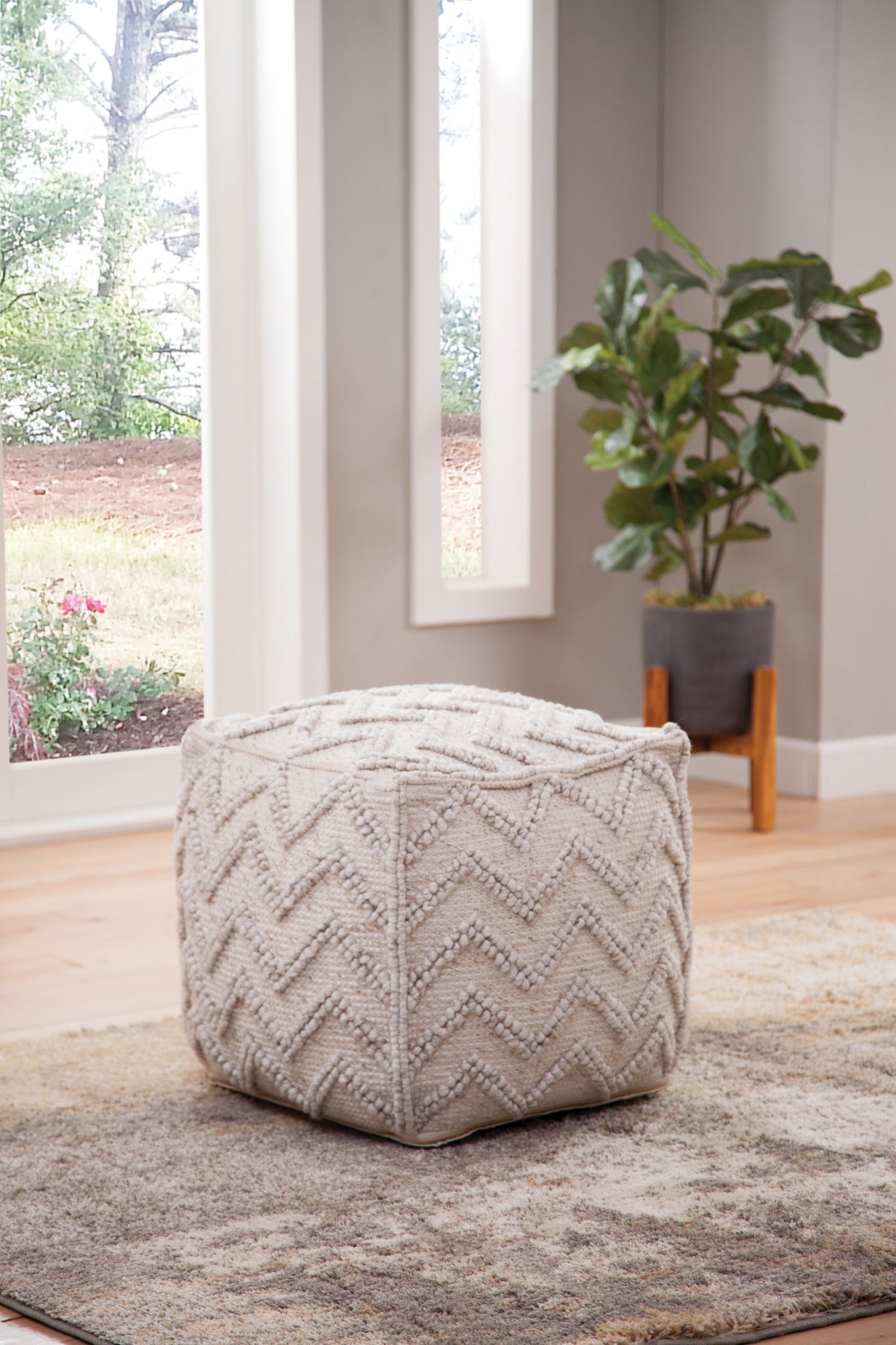Accent Poufs